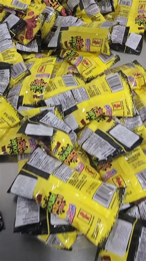 🍬 Order in Progress 🍬 Sour Patch Kids are getting packed and prepped for shipment! From warehouse to storefront — we keep the sour and the sweet moving fast 🚚💨 Bulk orders ✔️ Trusted brands ✔️ On-time delivery ✔️ 📩 DM us now to secure your stock before it’s gone! #SourPatchKids #CandyWholesale #WholesaleCandy #SnackDistributor #CandyBusiness