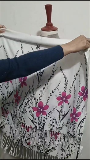 How to wear a scarf in winters. #winterspecial #winterscarf #womenfashion