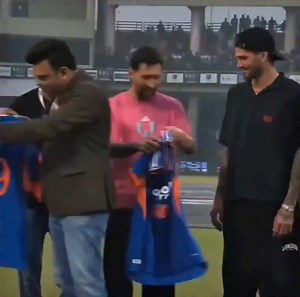 1.7M views · 4.9K reactions | De Paul & Messi saw 2 stars on cricket jersey & started wondering when did they win Fifa  | Musarof Ahmod | Facebook