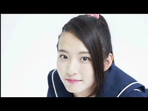 ”最強ラウンドガール”宮原華音、軽井沢で大食いもビキニで”美腹筋”！サウナで汗