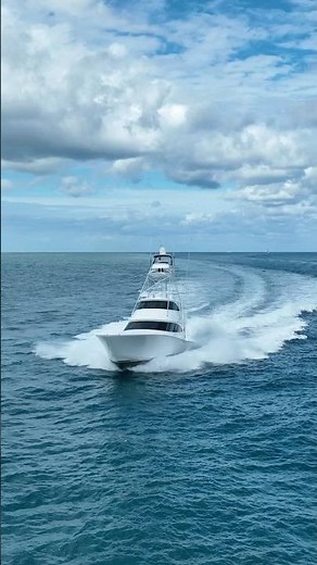 72’ Viking Enclosed Bridge offshore of Jupiter #luxuryyacht #sportfish #yacht