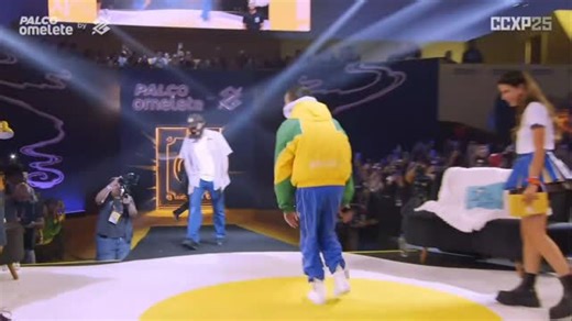 @abesdailyreport on Instagram: "Timothée Chalamet dances to “Crank That (Soulja Boy)” at #CCXP25."