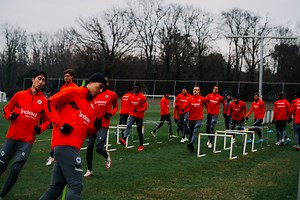 📺 Neben den Einblicken in die heutige Trainingseinheit, haben wir auch ein Interview mit Rückkehrer Kevin Trapp für euch 💬 👇 | Eintracht Frankfurt