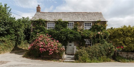 Step inside this charming cottage in a lesser-known Cornwall village