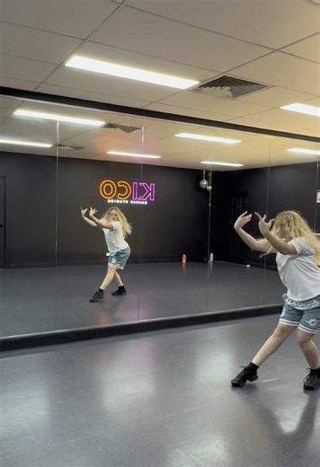 Conga Dance Steps with Stephen Tannos