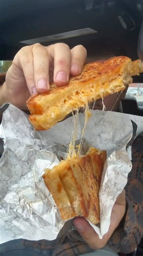 GRILLED CHEESE, DONE RIGHT 🧀 Took a drive to Woodstock, Ontario for a grilled cheese worth slowing down for @cheesycowcompany House-baked cheese loaf, local artisan blend, and a light garlic spread that ties it all together. Even the ketchup feels considered. The Cheesy Cow Company — simple, balanced, and quietly excellent @cheesycowcompany #WoodstockOntario #TheCheesyCowCompany #GrilledCheese #OntarioEats #FoodieFinds #CheeseLovers | Dine in 519