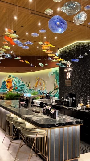 ✨ The 400th Starbucks store in Malaysia ✨ The first Starbucks Reserve™ Drive-Thru in Penang ✨ The first to introduce Starbucks Oviso in Malaysia We present you - Starbucks Reserve™ Island Glades Drive-Thru. A special store close to our hearts ♥️ We are now here to fuel your daily grind and create new coffee connections with the community in the neighbourhood. ☕️ 🎵: Premium League - SB23 #StarbucksReserve #StarbucksMalaysia #StarbucksOviso