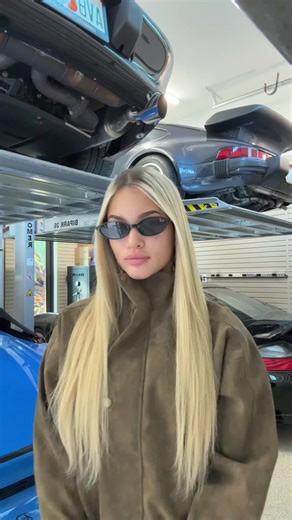 natalitovarr (@natalitovarr)’s video of Alabama Barker Christmas Haul