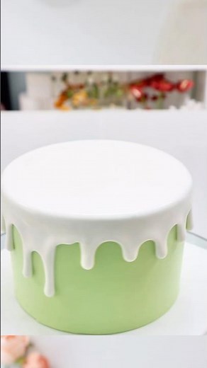 Perfect Buttercream Drip Cake Tutorial 💚✨ | Clean & Minimal Cake Decorating #shorts #caketutorial