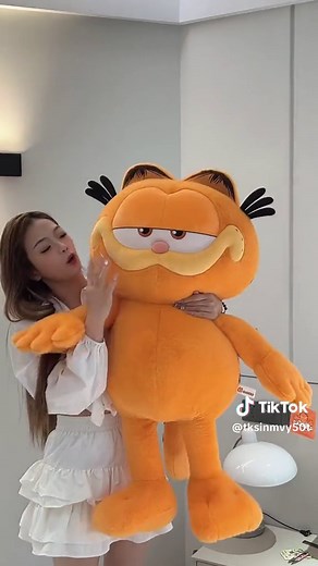 Garfield Cat Plush Doll - A Beloved Stuffed Toy