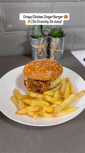 Crispy Chicken Burger Recipe 🍔🤤 | You’ll Crave This Daily! #foodie #zingerburger #chickenburger