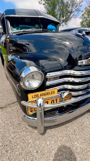 POV: You found the cleanest 1951 Chevy pickup #chevytrucks #oldschool #trucklife