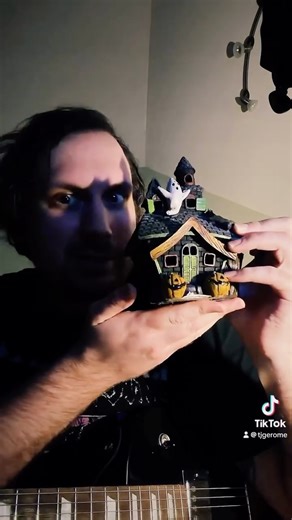 TJ Gerome on Instagram: "From impromptu tik tok live tonight , a bit of modest mouse + randomness"