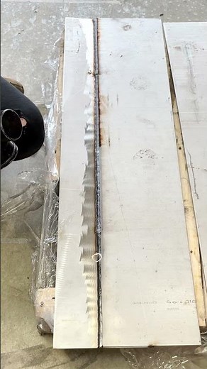 Refining welds and removing post-weld discolouration with laser cleaning!