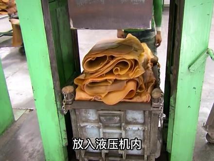 天然橡胶是如何生产制作出来的，一棵橡胶树要被反复割胶30多年，直到汁液耗尽为止#制作过程 #天然橡胶 #涨知识 ,天然橡胶树能割多久- 抖音