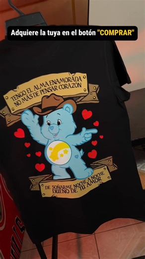 💔 “Alma enamorada…” 🎶 Y sí… ¡el Osito Cariñosito también anda dolido! 😭🤠 👕 Playera edición viral de Mamba Studio — DTF premium 💯 🛒 ¡Cómprala antes de que se acabe! | Mamba Studio