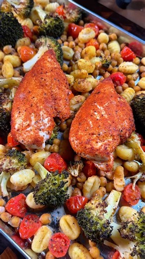 Gnocchi Sheet Pan - Super delicious and quick recipe for gnocchi with chicken and vegetables #shorts