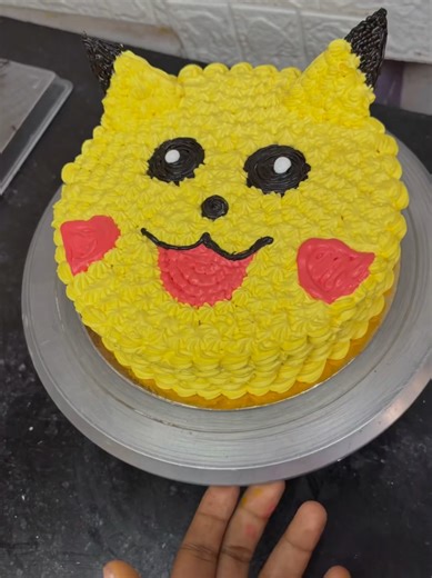 Pikachu drawing cake