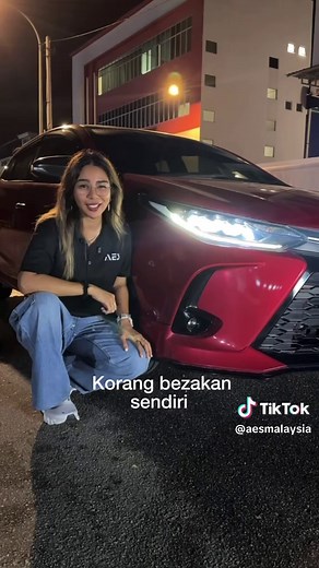 Toyota Yaris: Standard vs AES X1-M Headlights