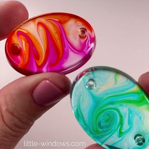Make Holes In Resin - NO Drilling! SHORT #resin #resinjewelry #jewelrymaking #polymerclay #freshies