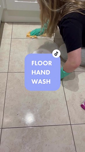 Nothing beats a floor hand wash every now and then 💎🙌 #cleantok #floorwash #cleaning #cleaningtiktok #cleanwithme #fyp #cleaningasmr #housecleaning