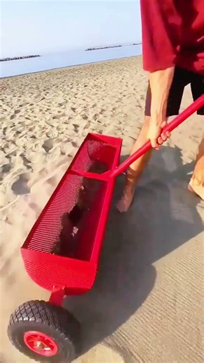 iPhone found in the sand😱,It's Shocked #sehar #sanjubaba #amirkhanvoice #shortsoriginally #jannat