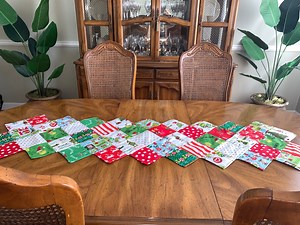 Grinch Christmas Zig Zag TABLERUNNER - Etsy