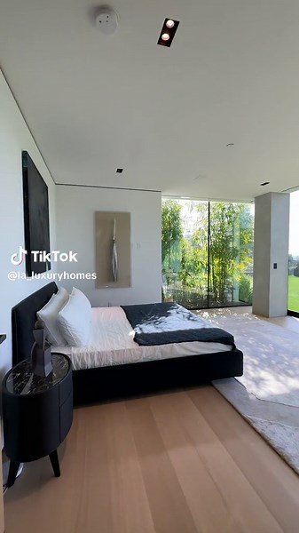 One of the guest bedrooms of a $65,000,000 estate🫣 #luxuryhomes