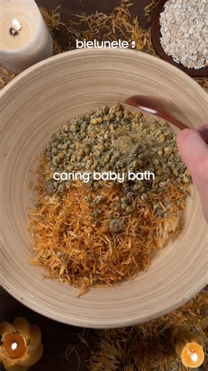 bıelunele 🌱 on Instagram: "Caring Baby Bath Tea with Oats, Calendula and Chamomile 🛁 This is a simple recipe for bath blend created not only for babies, but also for those with sensitive or irritated skin. To avoid making claims, I prefer to invite you to explore the ingredients and their traditional use in baths on your own. 1. Place 3 parts of finely ground oats (oat flour or blended oats) into a clean bowl. 2. Add 2 parts of dried calendula flowers. 3. Add 1 part of dried chamomile flowers.