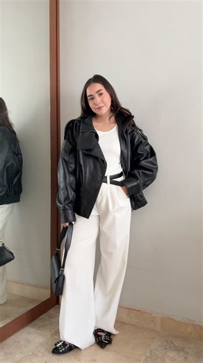 Chemisette on Instagram: "La clave de un buen outfits sin pasar frío es una base de térmicos Chemisette. 🛍️ Encuentra todas las camisetas térmicas polares con afelpado interior en chemisette.com.mx ⭐️ Polar cuello bajo $429 ⭐️ Polar victoria $545 ⭐️ Polar cuello alto $545 ✅ Envíos express a todo México y pedidos con AFILIADOS distribuidores de Chemisette en tu ciudad. #chemisette #ropatermica #termicos #ootd"