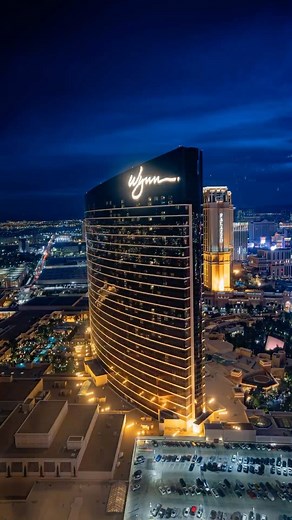 Insta360 on Instagram: "No joke, might be the best hyperlapse we’ve ever seen 🤯 Thoughts? 👇 📸 @filmwithryan #insta360 #editingtutorial #hyperlapse #hyperlapsevideo #filmmkrs #travelblogger #timelapsevideo #vfx #genius #creative #newideas #aftereffects #videotricks #videoediting #videography"