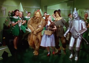 Judy Garland, Jack Haley, Bert Lahr and Ray Bolger in The Wizard of Oz, 1939 | Old Movies