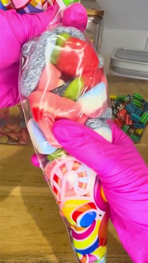Cornet anniversaire 🥳 #candy #bonbons