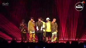 -BANGTAN BOMB- ‘MIC Drop’ stage @COMEBACK SHOW ‘BTS DNA’ - BTS (방탄소년단)