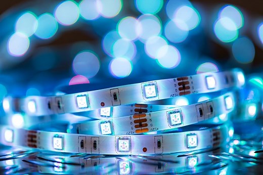 【簡単】車でのLEDテープライトの取り付け方や配線から使い方まで | MOBY [モビー]