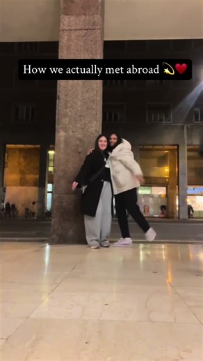 The Bollywood version vs. our real-life script ✈️❤️ How it started (in the movies) ➡️ How it’s going (abroad). Friendship wins. 🇵🇰🤝🇮🇳 #desiabroad #indiapakistan #internationalstudent #reelvsreal #studyabroad