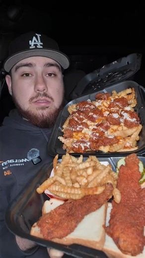 Dave’s Hot Chicken Mukbang 🔥 First Time Reaction | TOO SPICY?! 😱 #daveshotchickenuk #shorts #food