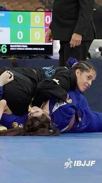 Sarah Galvão scores 6 points over Helena Crevar and advances to the semis! #ibjjf #bjj #jiujitsu