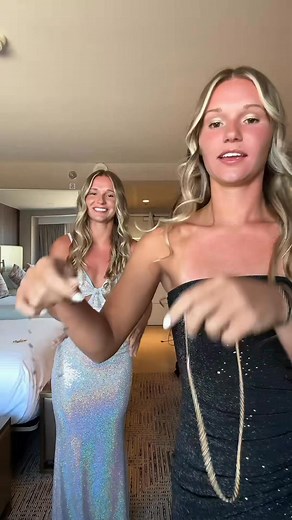 getting dressed #grwu #grwm #twins #funny | Sentnertwins