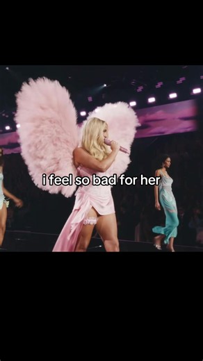 🙁 #vs #victoriasecret #victoriasecretshows2026 | tate mcrae victoria secret
