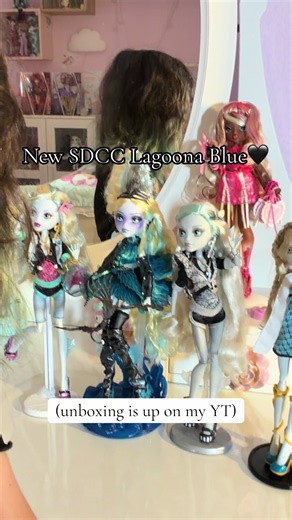 YouTube is in bio!🖤 She’s so stunning out of the box, go check out my full length honest review on Monster High 2026 SDCC Ghouls Rule Lagoona Blue💗 #fyp #foryoupage #monsterhigh #doll #nostalgia