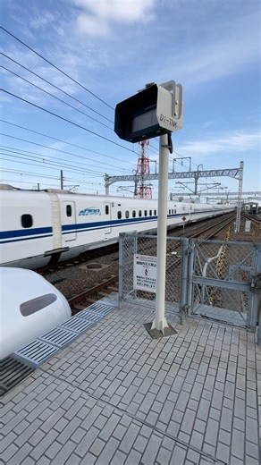 N700A 東海道新幹線 のぞみ 新大阪行き列車の通過の様子です。JR東海 岐阜羽島駅 SHINKANSEN