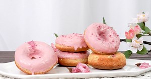 Cherry Blossom Donut l Make a Grilled Donut by Putting Falling C