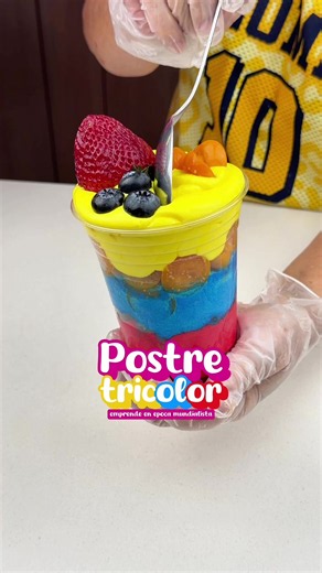 Postre tricolor colombiano fácil: receta rápida y sin horno