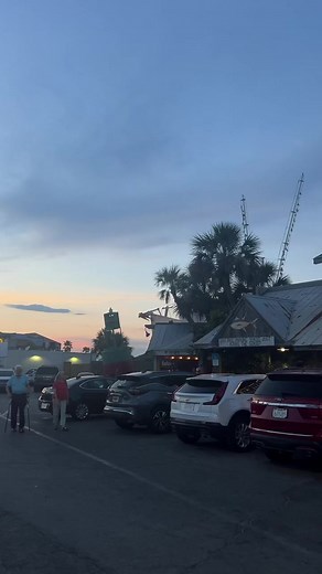 19K views · 719 reactions | Flounders Chowder House on Reels | Facebook