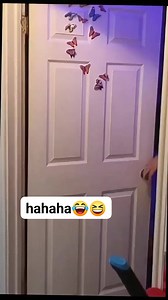 432K views · 10K reactions | Scare Prank so funny 藍 #scaringprank #scaringchallenge #scarecam #jumpscare #funny #prank #sofunny #hahaha #reelsofinstagram #reelsviralシ #reelsfb24 #reelsfypシ #asmrvideo #funnymoments #reelschallenge | CEO of Queen Beast | Facebook