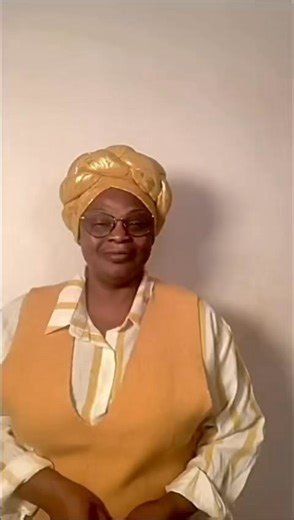 😔 Tu comprends le baoulé… mais quand il faut parler, les mots ne sortent pas ? Tu écoutes, tu comprends, mais dès qu’on te demande de répondre en baoulé, 👉 tu hésites, tu mélanges les mots, tu te tais. Parfois on se moque, parfois on te corrige, et petit à petit… tu perds confiance. 💔 Pourtant, le baoulé, c’est ton identité. Chez Elyo Culture, nous aidons celles et ceux qui : ✔️ comprennent le baoulé mais n’osent pas parler ✔️ ont grandi loin du village ✔️ veulent s’exprimer clairement avec l