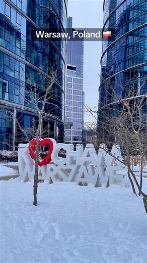 Welcome to Poland, Warsaw 🇵🇱. December 31, 2025. Street Scenes. Winter in Warsaw
