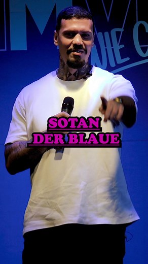 Engaging Comedy Performance with Emojis and Audience Interaction