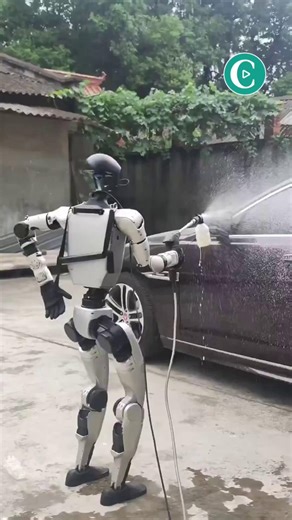 🔵 Un robot humanoide realiza el lavado de un auto. El video refleja cómo la robótica empieza a salir de fábricas y laboratorios para ocupar funciones simples, repetitivas y físicas en la vida diaria. ¿Qué otras tareas cotidianas podrían ser las próximas? ¡Te leemos! | El Cronista